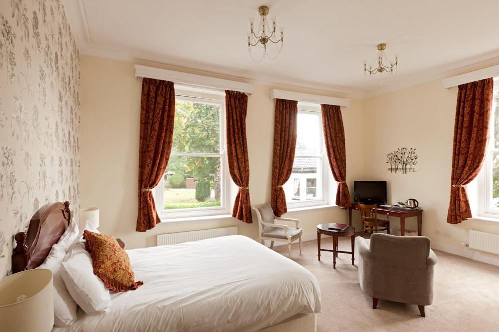The Thomas Paine Hotel Thetford Exterior photo