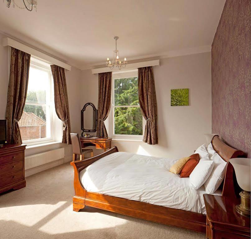 The Thomas Paine Hotel Thetford Exterior photo